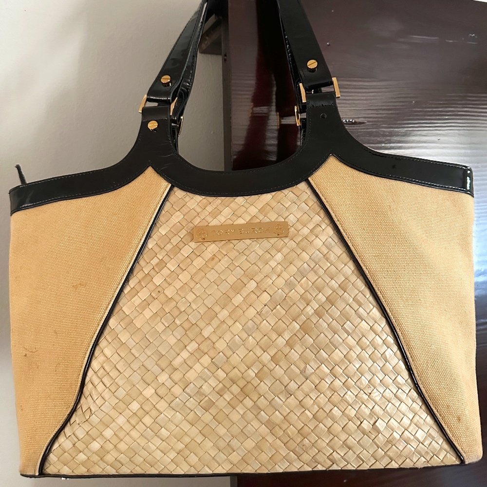 TORY BURCH Vintage Patent, Canvas and Raffia Shoulder Bag